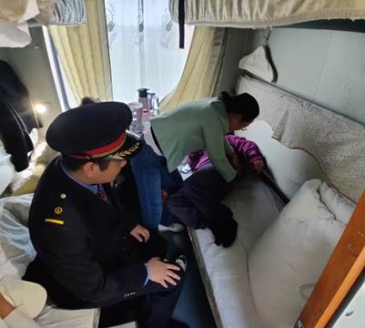 列車救人02